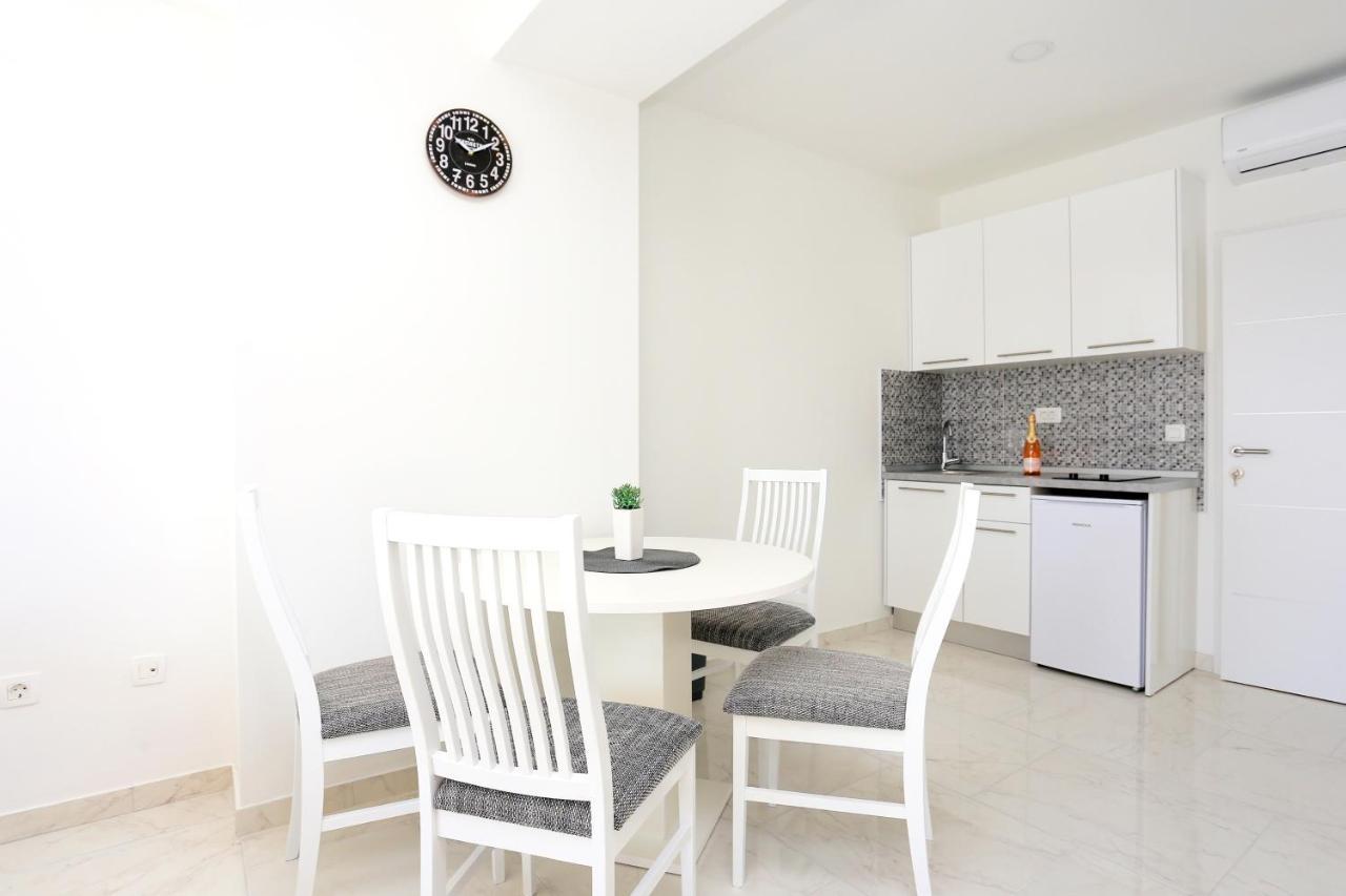 Family Friendly Apartments With A Swimming Pool Zivogosce - Porat, Makarska - 18150 Luaran gambar