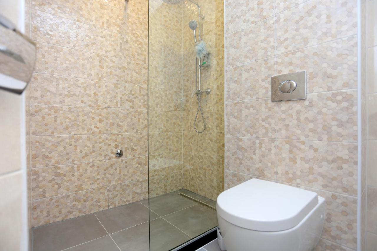 Family Friendly Apartments With A Swimming Pool Zivogosce - Porat, Makarska - 18150 Bilik gambar