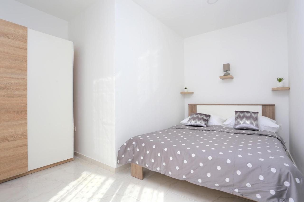 Family Friendly Apartments With A Swimming Pool Zivogosce - Porat, Makarska - 18150 Luaran gambar
