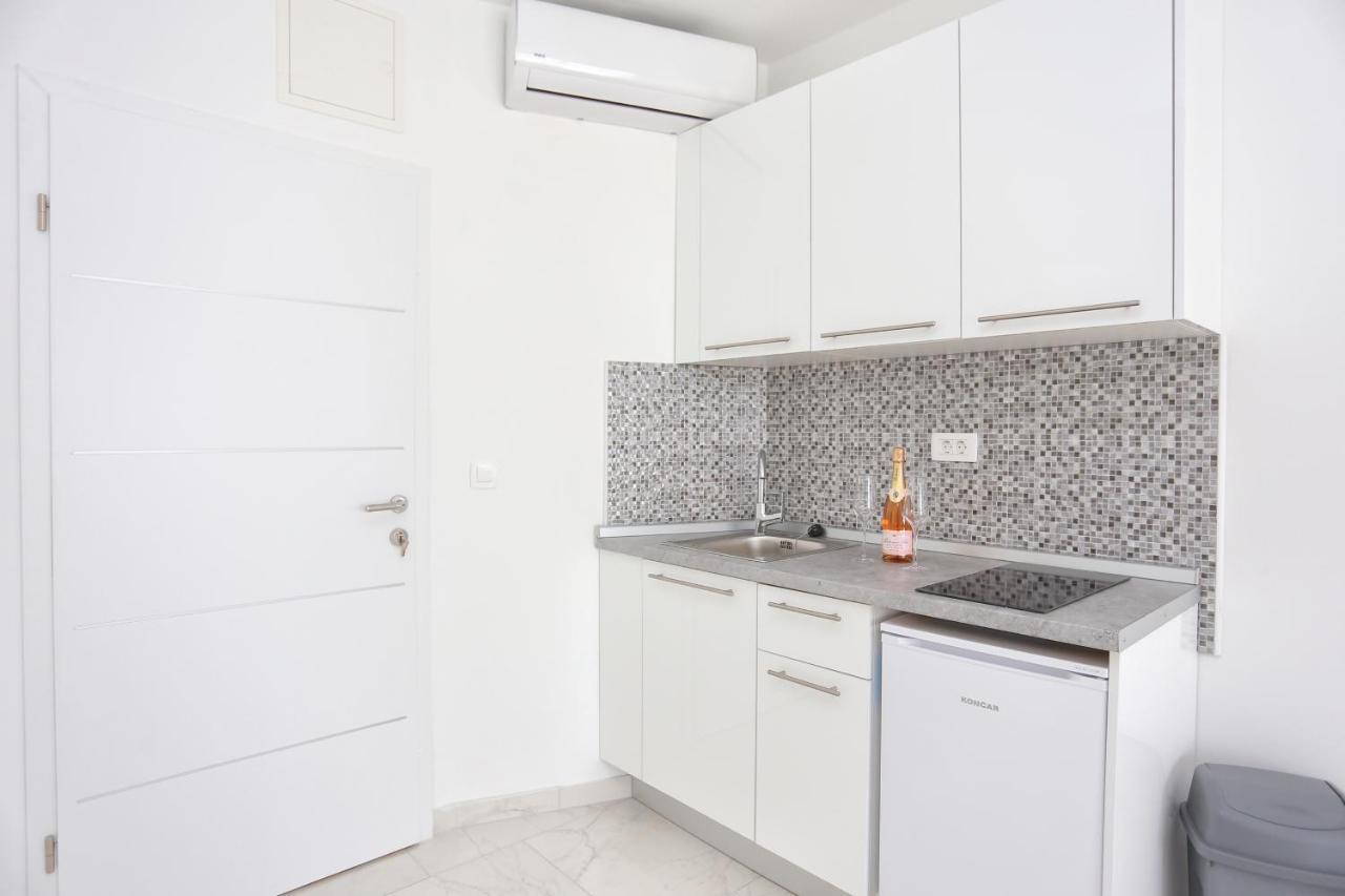 Family Friendly Apartments With A Swimming Pool Zivogosce - Porat, Makarska - 18150 Luaran gambar