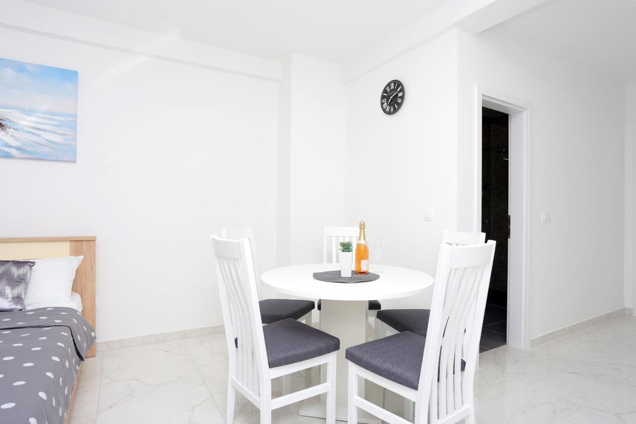 Family Friendly Apartments With A Swimming Pool Zivogosce - Porat, Makarska - 18150 Luaran gambar