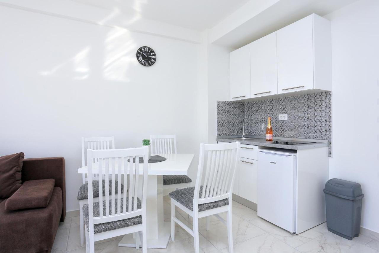 Family Friendly Apartments With A Swimming Pool Zivogosce - Porat, Makarska - 18150 Luaran gambar